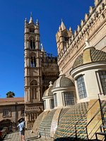 Click to see big picture (450x600 pixels; 91 KB)