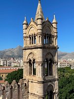 Click to see big picture (450x600 pixels; 84 KB)