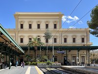 Click to see big picture (800x600 pixels; 119 KB)