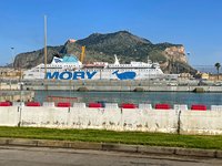 Click to see big picture (800x600 pixels; 138 KB)