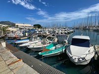 Click to see big picture (800x600 pixels; 140 KB)