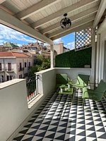 Click to see big picture (450x600 pixels; 91 KB)