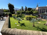 Click to see big picture (800x600 pixels; 180 KB)