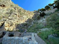 Click to see big picture (800x600 pixels; 188 KB)