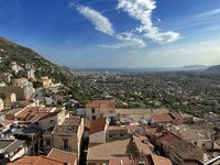 Click to see big picture (800x600 pixels; 144 KB)