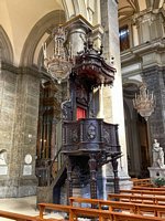 Click to see big picture (450x600 pixels; 100 KB)