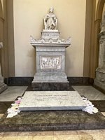 Click to see big picture (450x600 pixels; 67 KB)