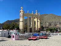 Click to see big picture (800x600 pixels; 126 KB)