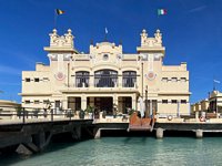 Click to see big picture (800x600 pixels; 96 KB)