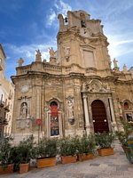 Click to see big picture (450x600 pixels; 86 KB)