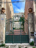 Click to see big picture (444x600 pixels; 107 KB)