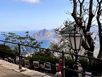 Click to see big picture (800x600 pixels; 174 KB)