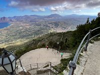 Click to see big picture (800x600 pixels; 191 KB)